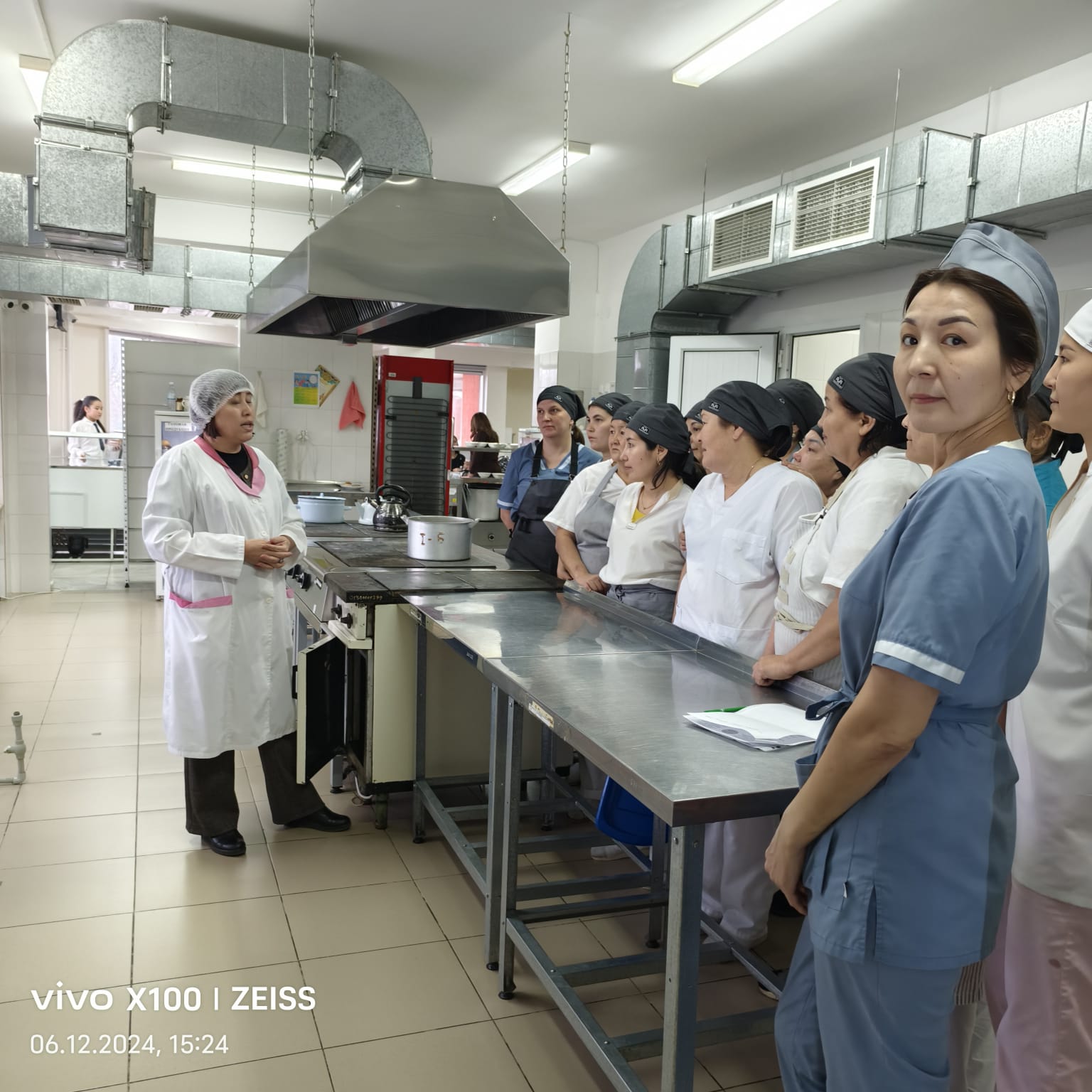 Асхана жұмысын тексеру және ыстық тамақтың сапасын тексеру