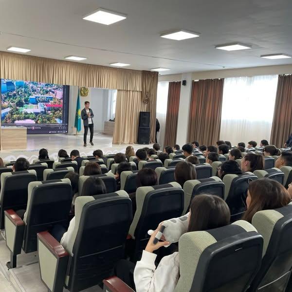 9,11 сынып оқушыларына  « Еңбегі адал жас өрен» жобасы  аясында «Мамандық  әлемі» тақырыбында SWPS University Польша университеті мен Ғұмарбек Даукеев атындағы Алматы энергетика және байланыс университетімен бірге кездесу өтті.